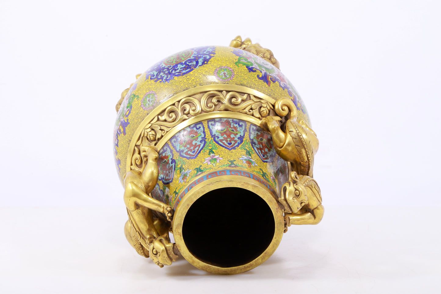 A perfect cloisonné animal face pattern tripod bottle with lid