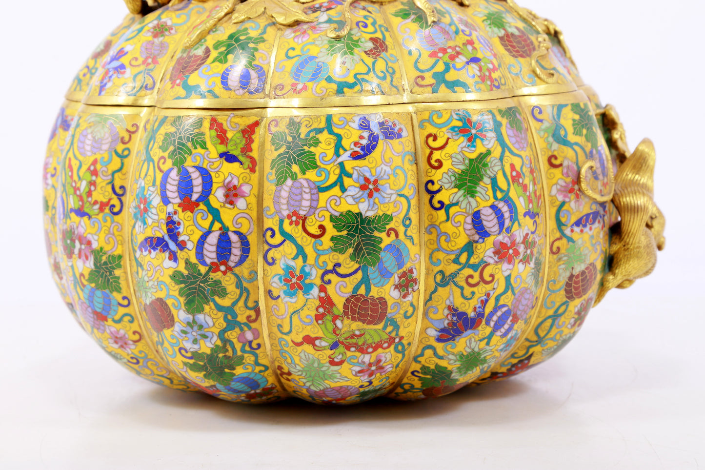 An exquisite cloisonné 'squirrel and grape' pattern box