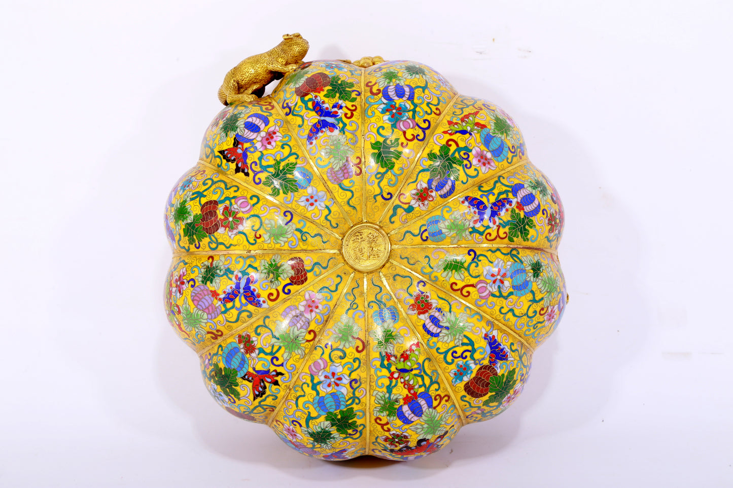 An exquisite cloisonné 'squirrel and grape' pattern box