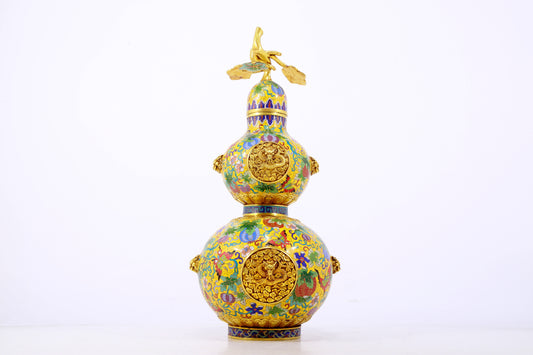 An exquisite cloisonné dragon-patterned gourd-shaped bottle with lid