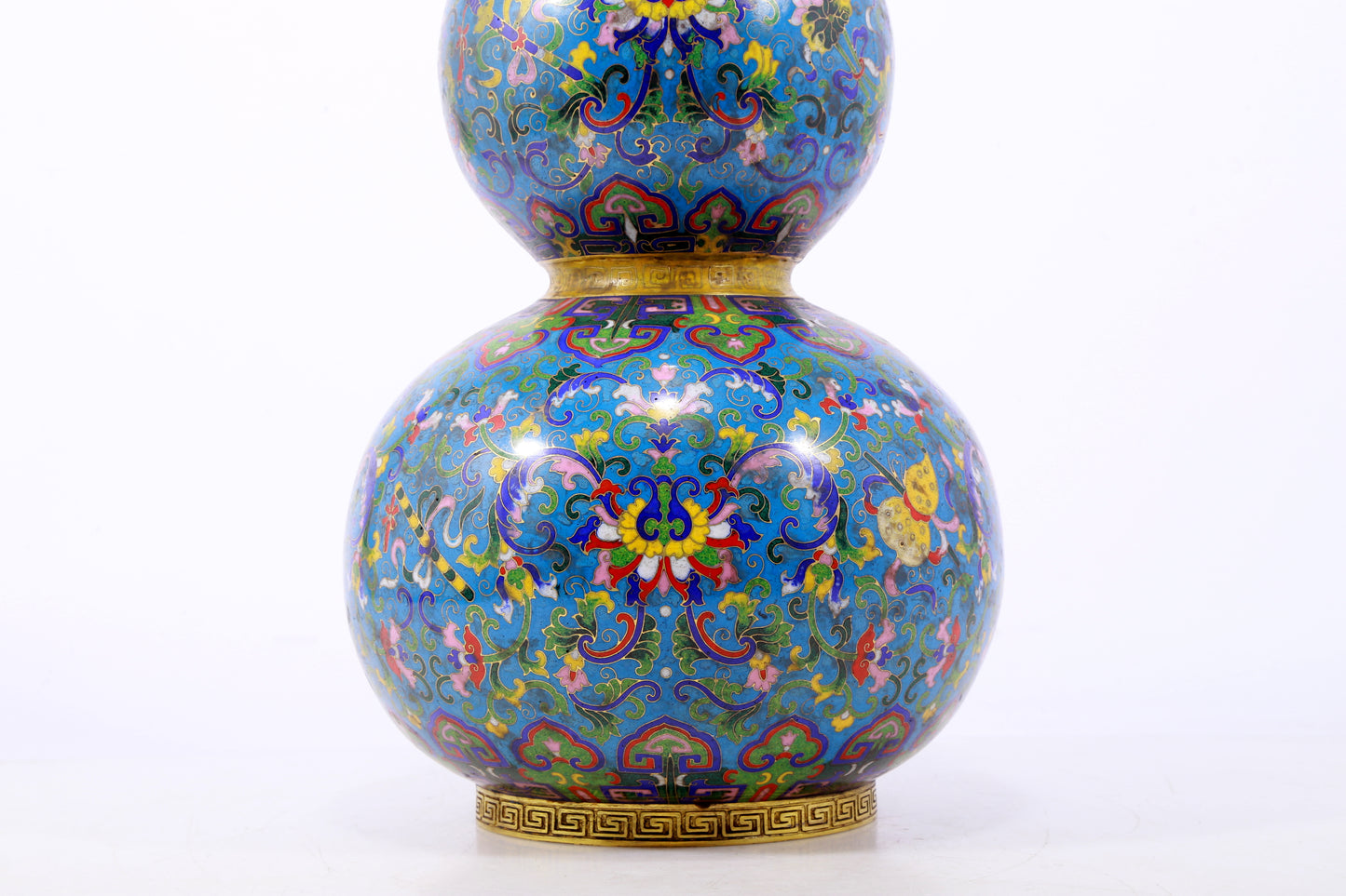 An exquisite cloisonné gourd-shaped vase with lotus pattern