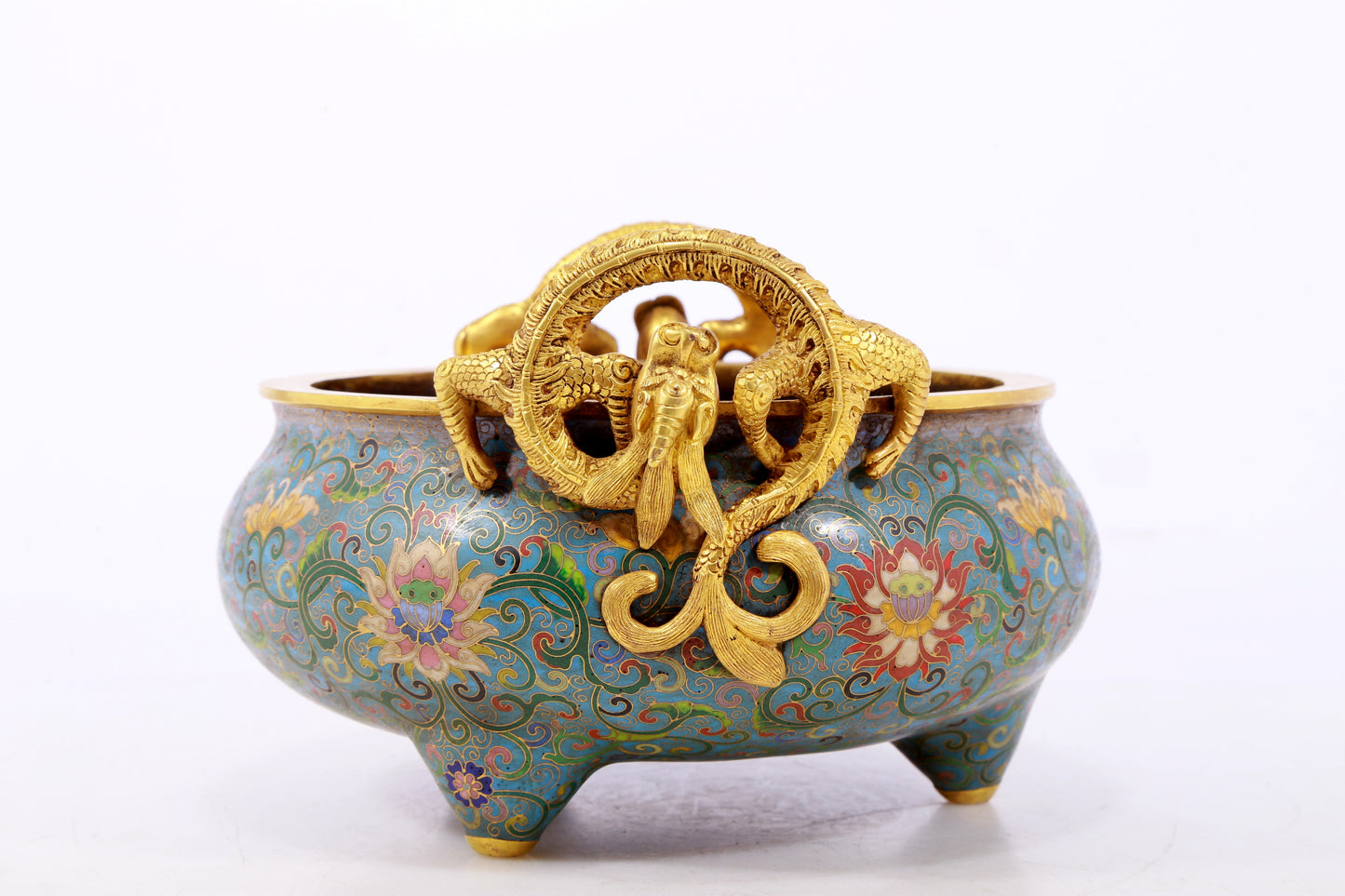 An exquisite cloisonné tripod censer with lotus pattern and dragon ears