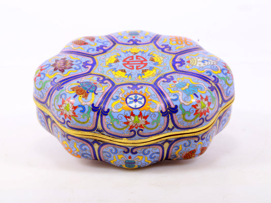 A perfect cloisonné 'Lotus and Eight dharma-vessel' pattern box