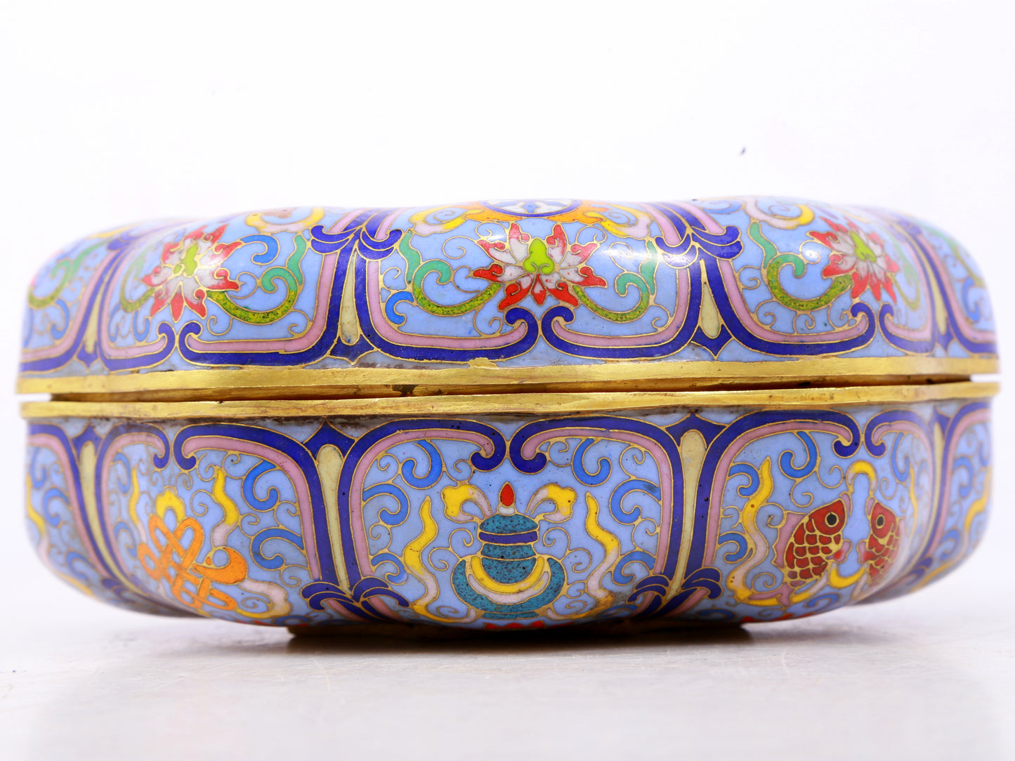 A perfect cloisonné 'Lotus and Eight dharma-vessel' pattern box