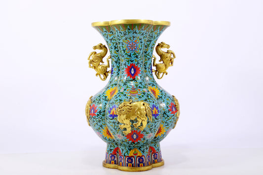 An exquisite cloisonné amphora with 'tangled lotus and auspicious beast' patterns