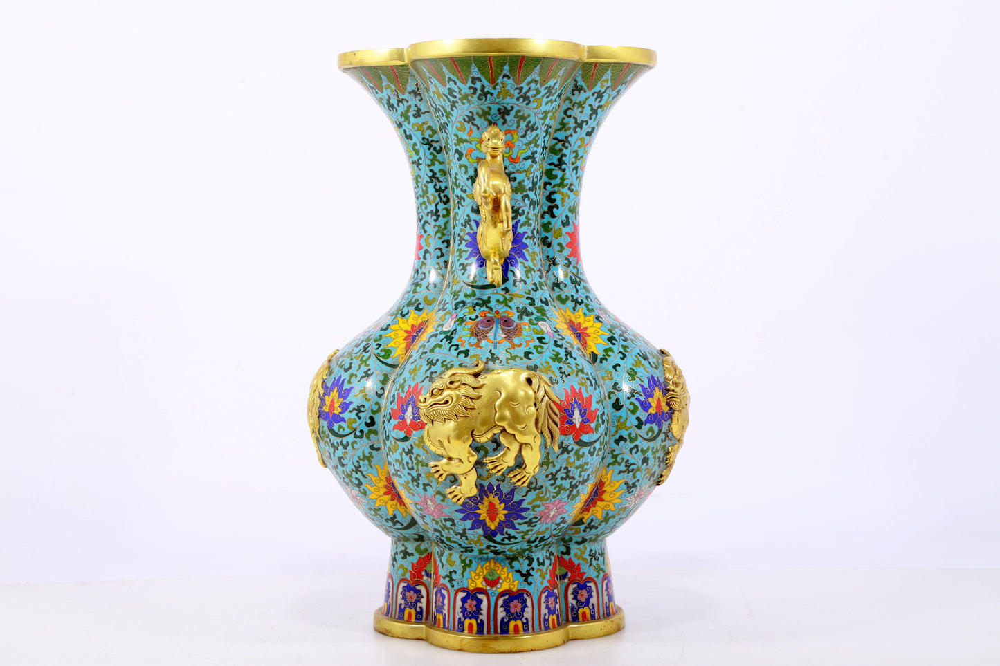 An exquisite cloisonné amphora with 'tangled lotus and auspicious beast' patterns