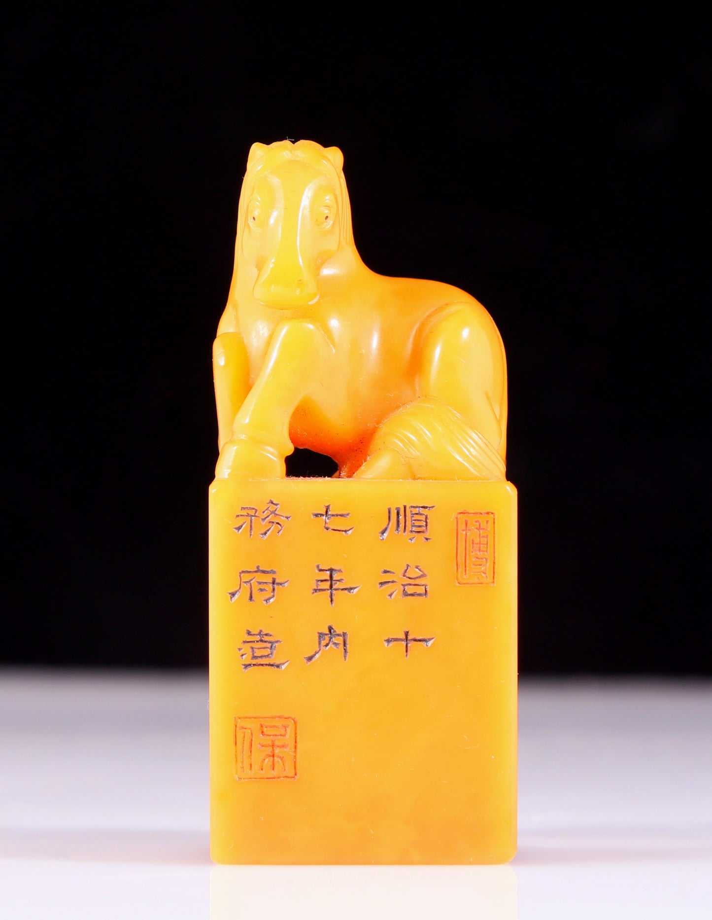 An exquisite Tianhuang stone horse seal