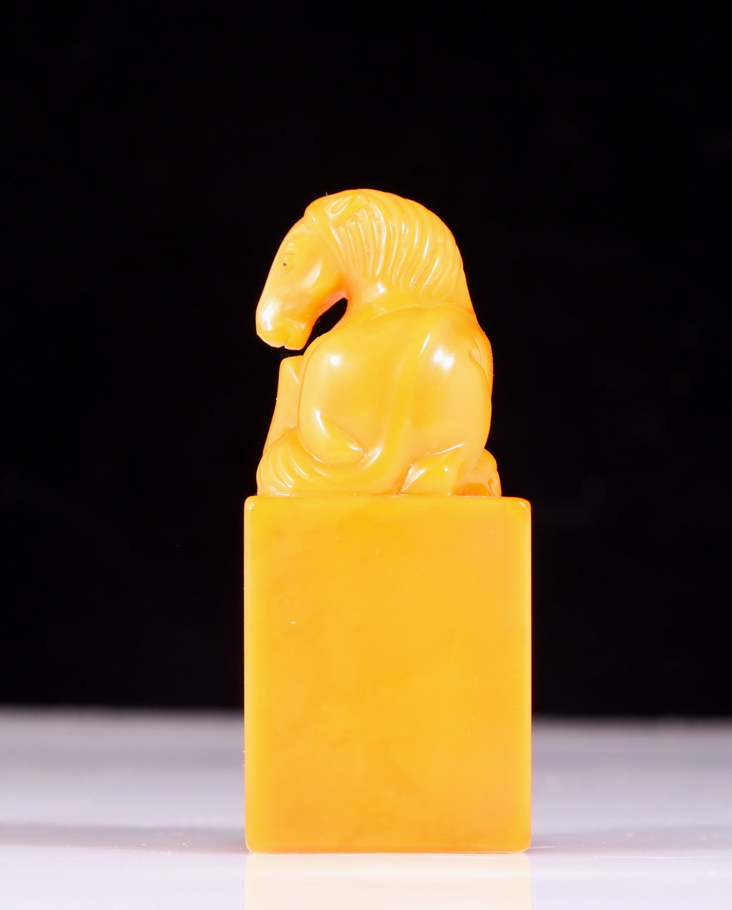 An exquisite Tianhuang stone horse seal