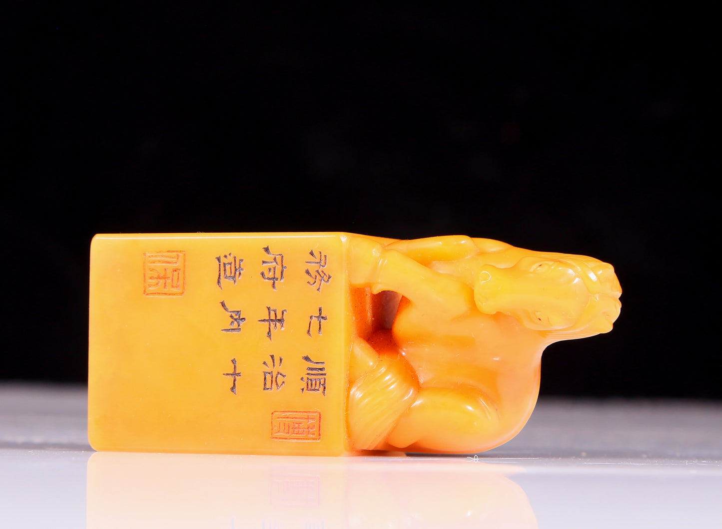 An exquisite Tianhuang stone horse seal