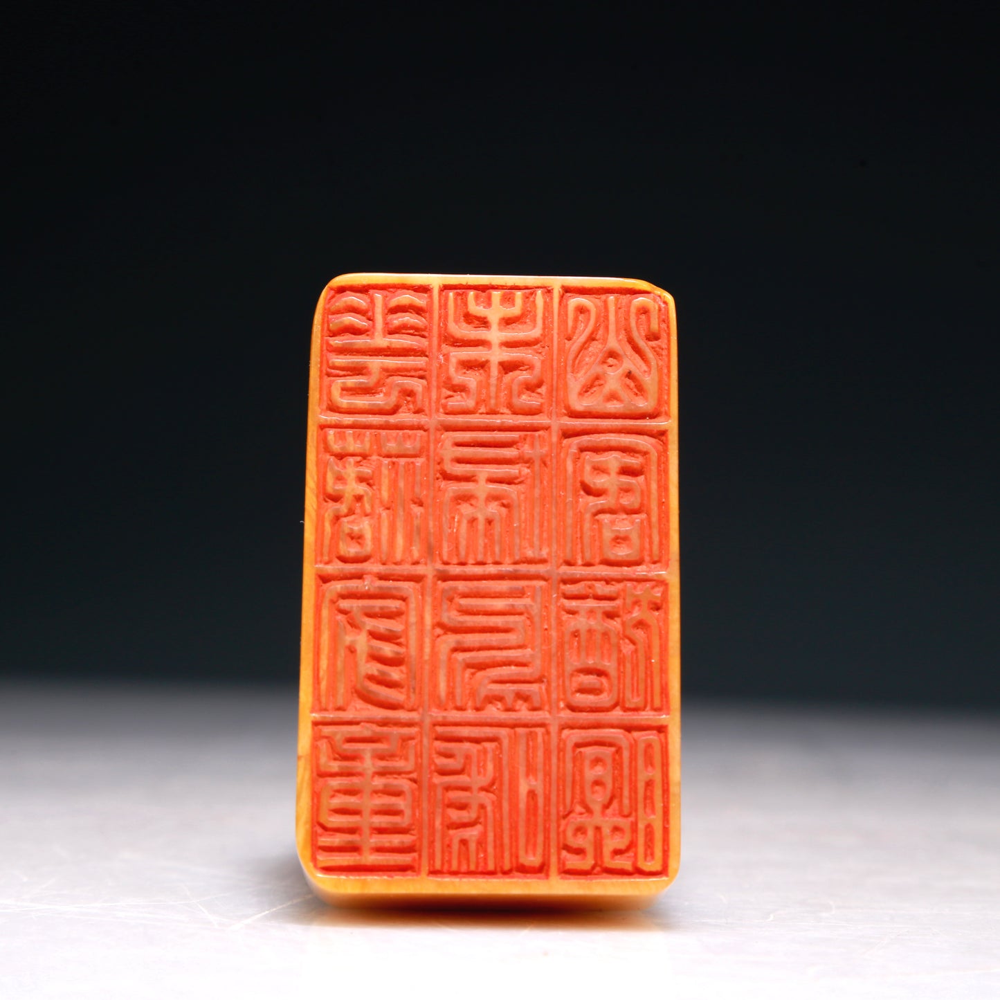 An Exquisite Tianhuang Stone 'Lion' Seal With A Zitanwood Box