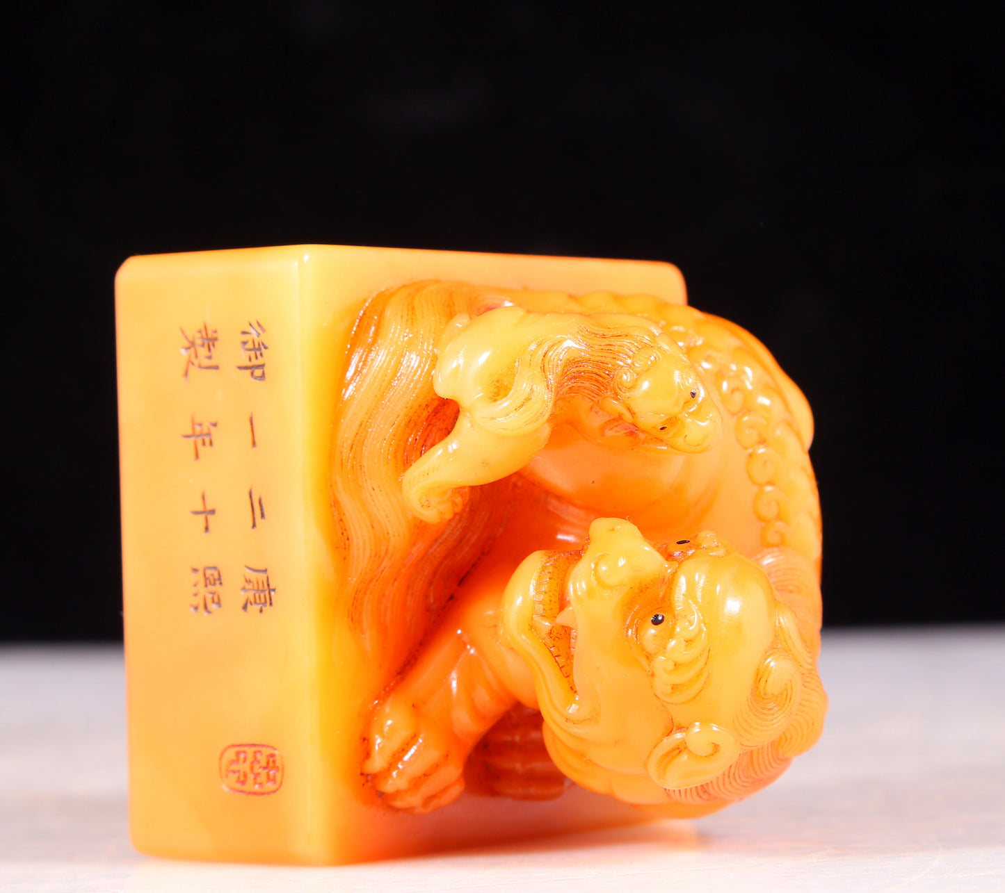 An exquisite Tianhuang stone lion seal