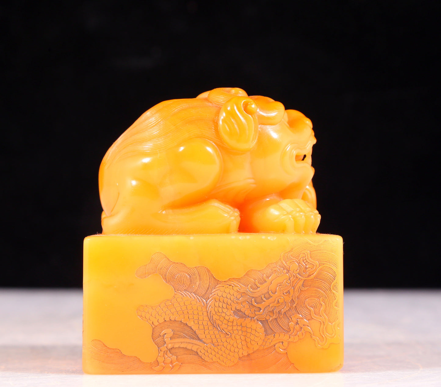 An exquisite Tianhuang stone lion seal