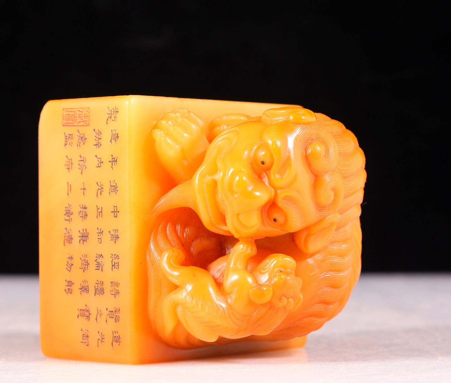 An exquisite Tianhuang stone lion seal