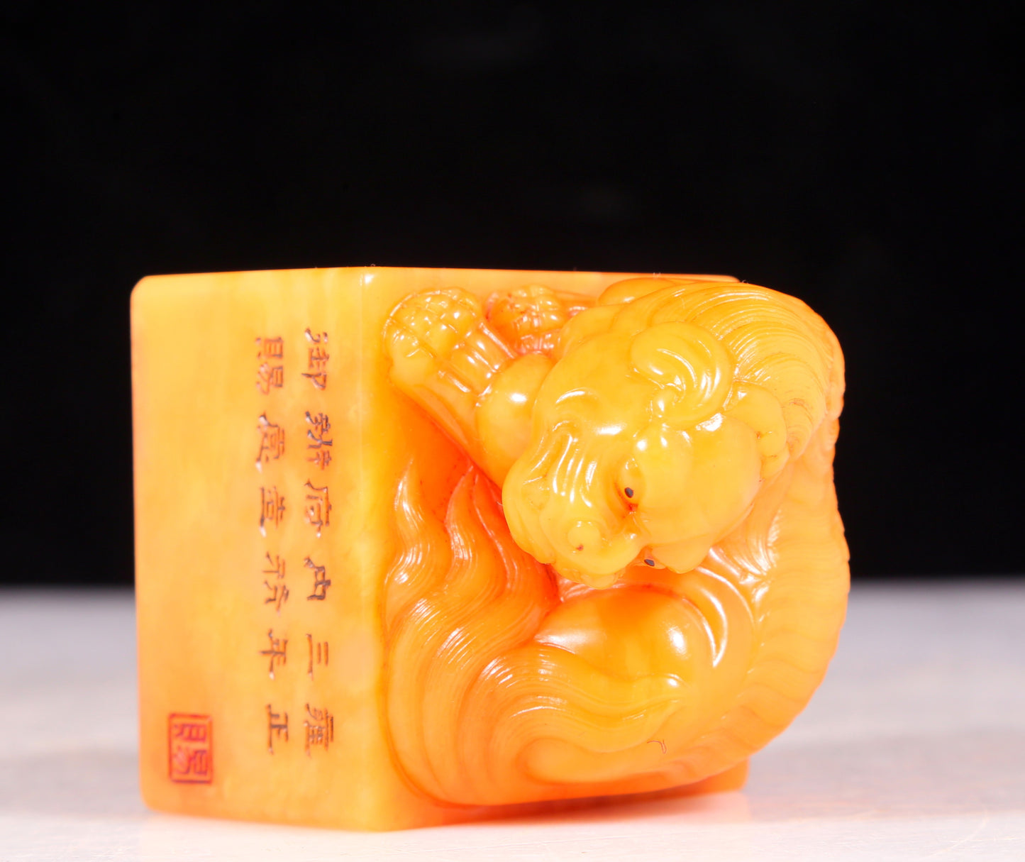 An exquisite Tianhuang stone lion seal