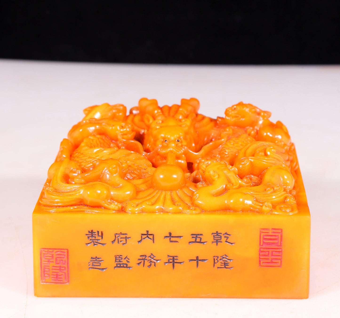 Two exquisite Tianhuang stone seals with auspicious clouds and dragon patterns