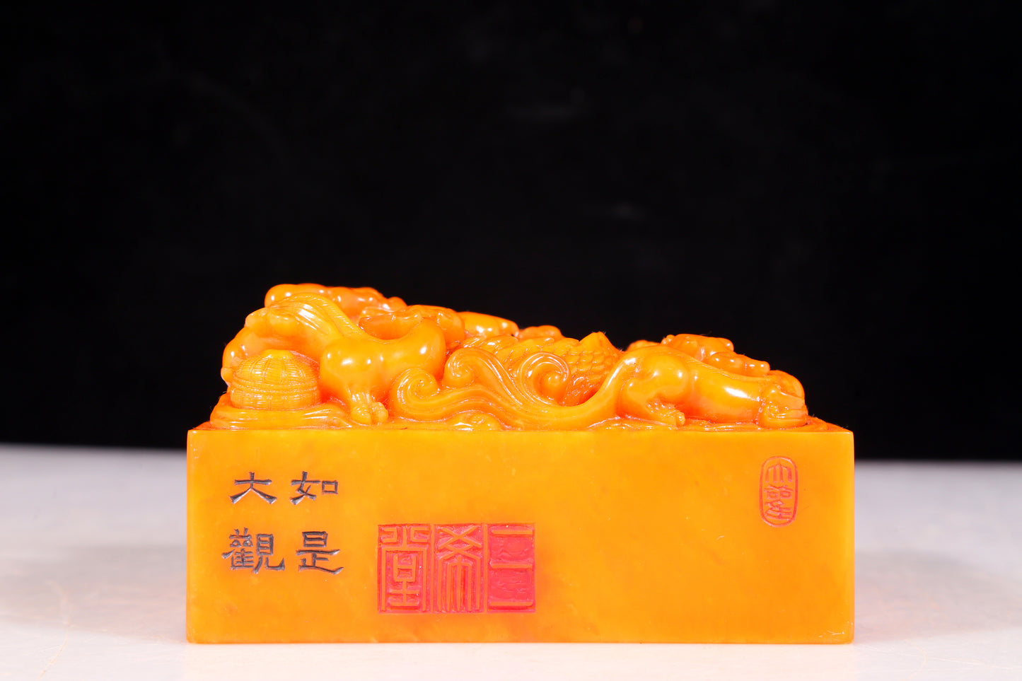 Two exquisite Tianhuang stone seals with auspicious clouds and dragon patterns