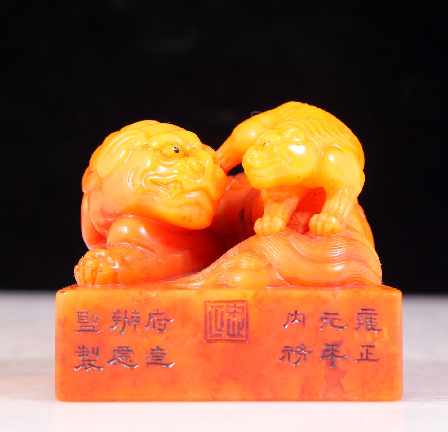 An exquisite Tianhuang stone lion seal