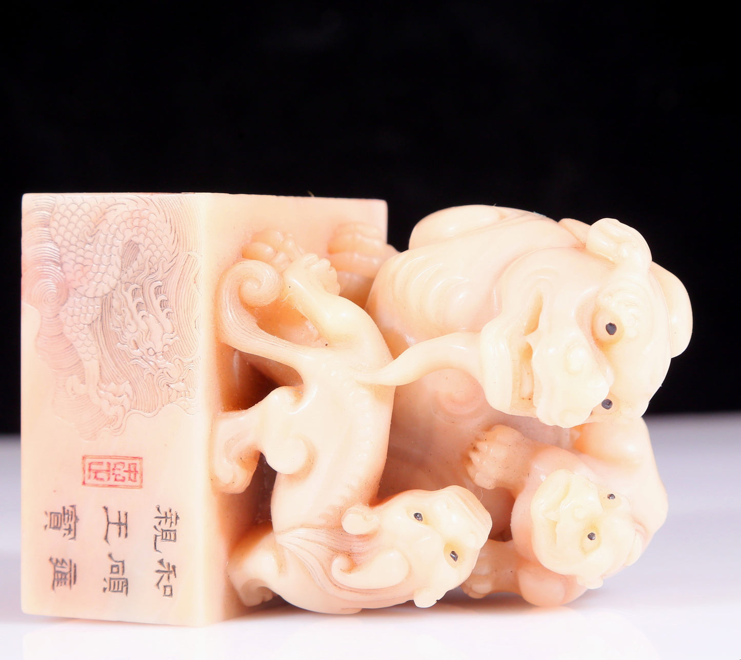 An exquisite Shoushan stone auspicious animal seal