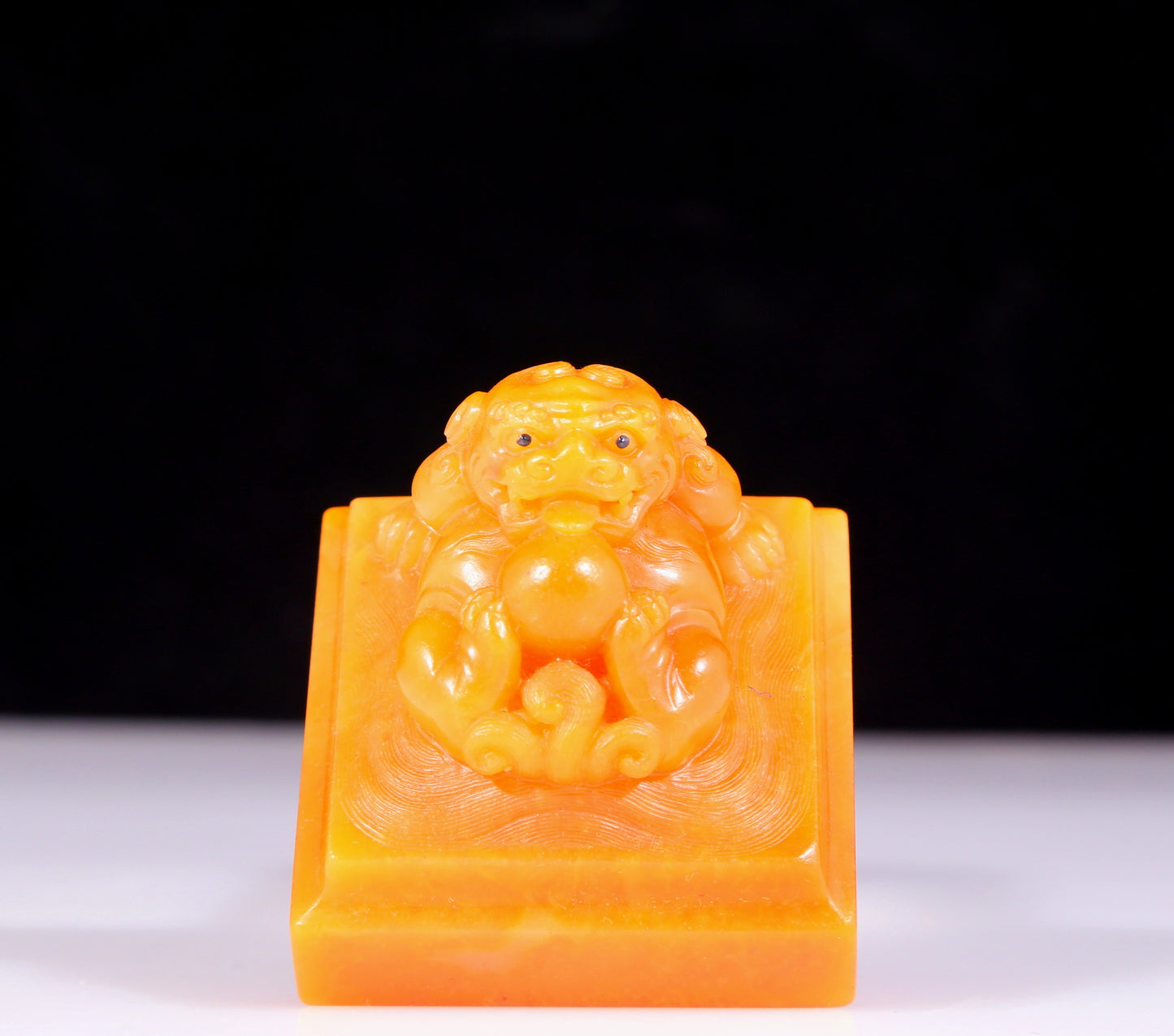 An exquisite Tianhuang stone lion seal