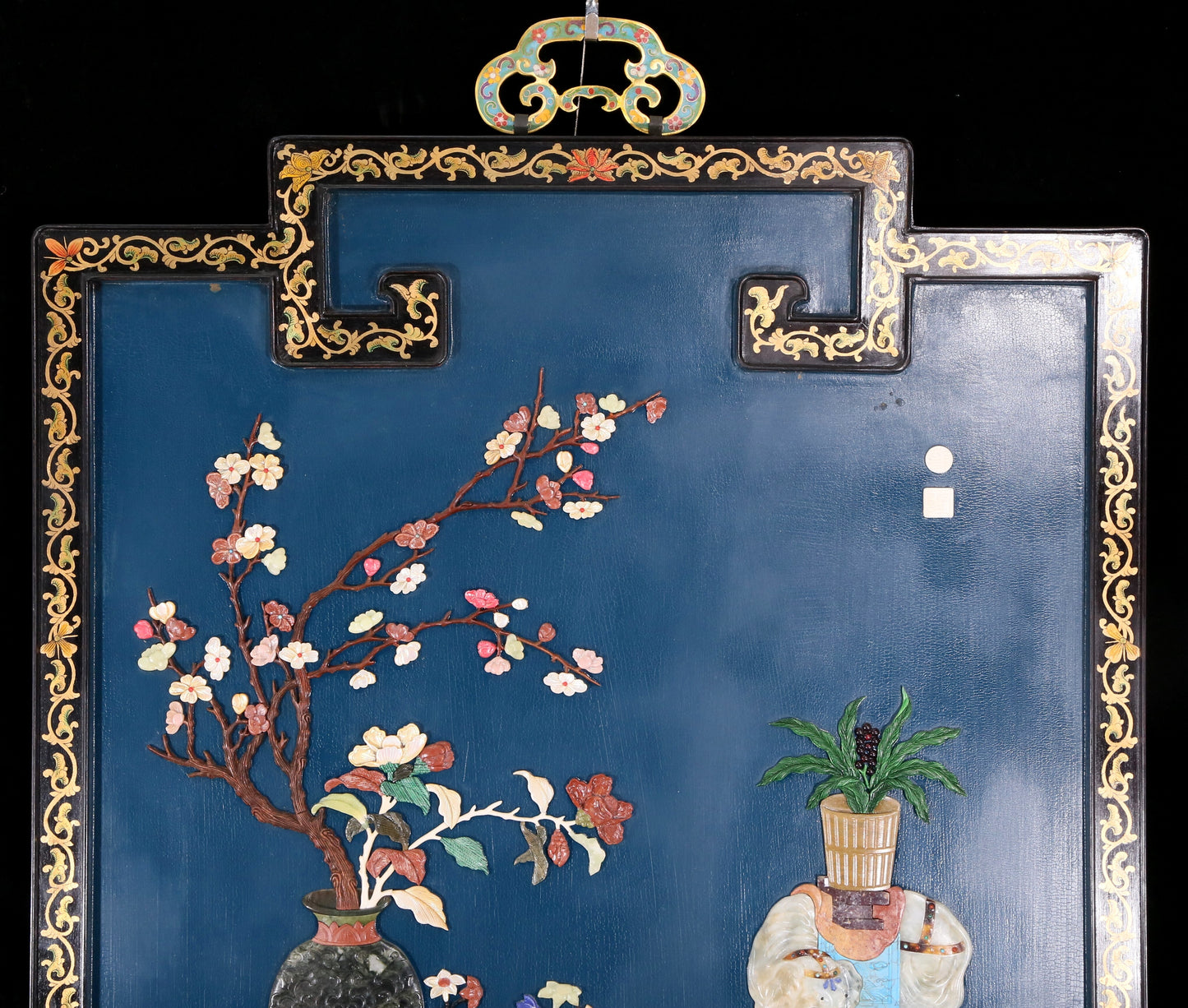 An exquisite gilded lacquered hanging screen with treasure pictures inlaid with precious stones