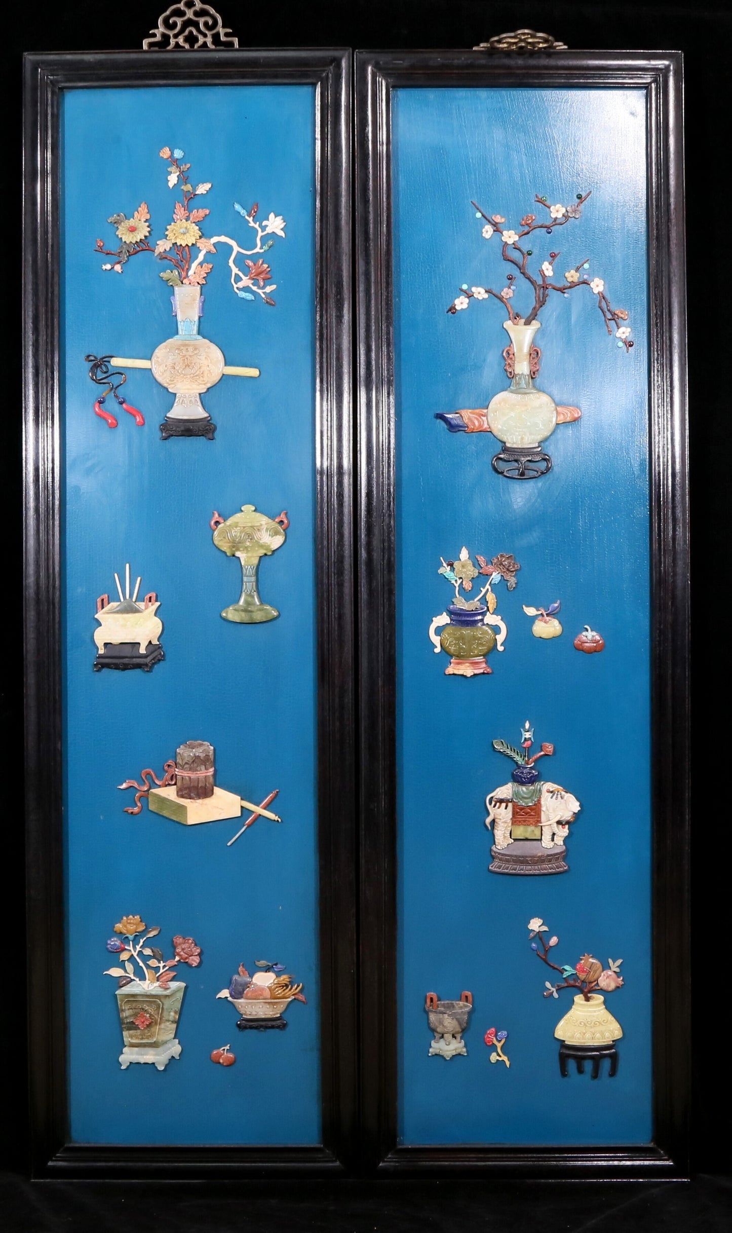 A set of exquisite zitanwood wood painted and inlaid with precious stones and four hanging screens