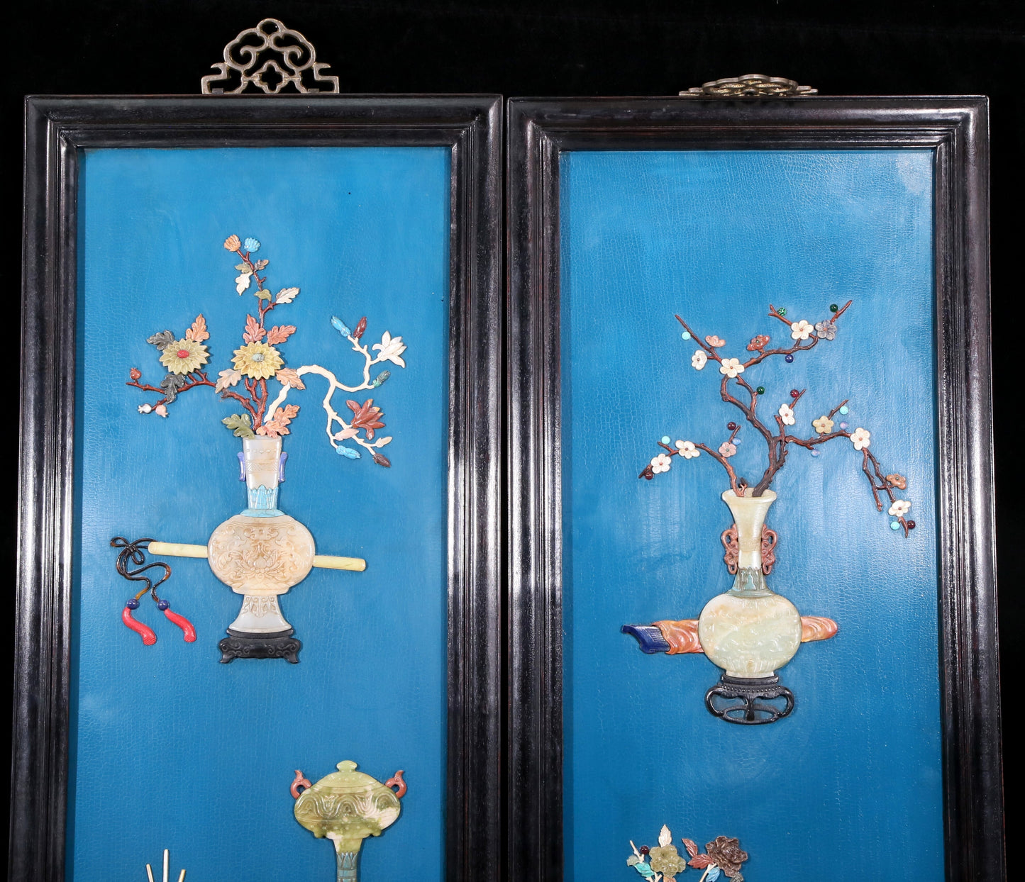 A set of exquisite zitanwood wood painted and inlaid with precious stones and four hanging screens