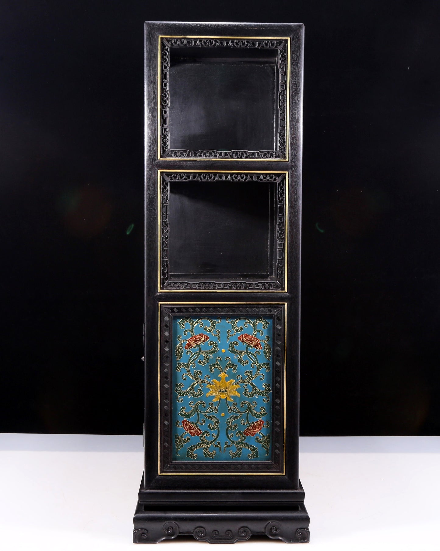 A pair of exquisite zitanwood cabinets with gold-filled lacquer and inlaid gemstones, treasures, patterns, and floral patterns.