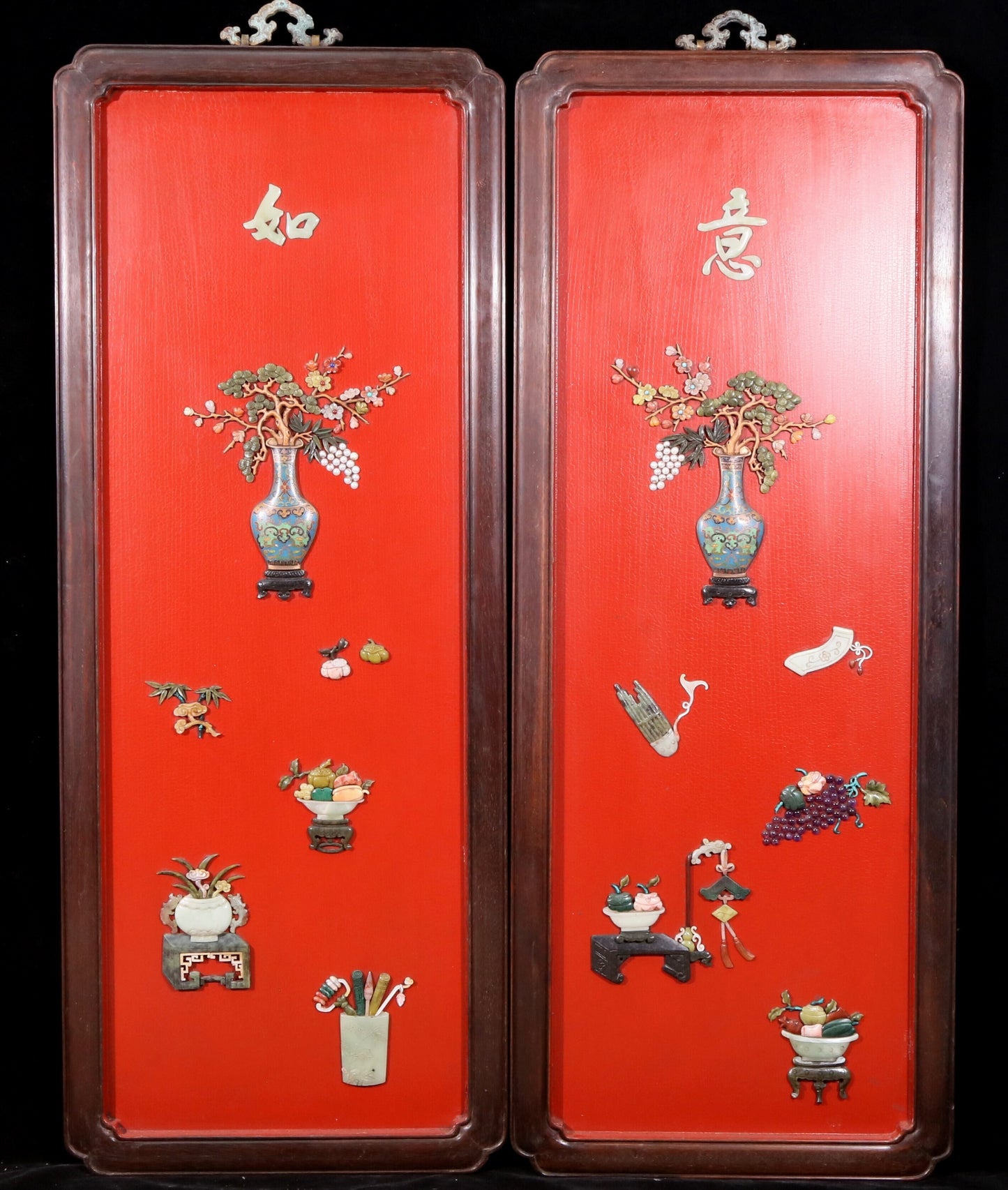 A set of exquisite zitanwood lacquered and inlaid gemstone vases with four hanging screens