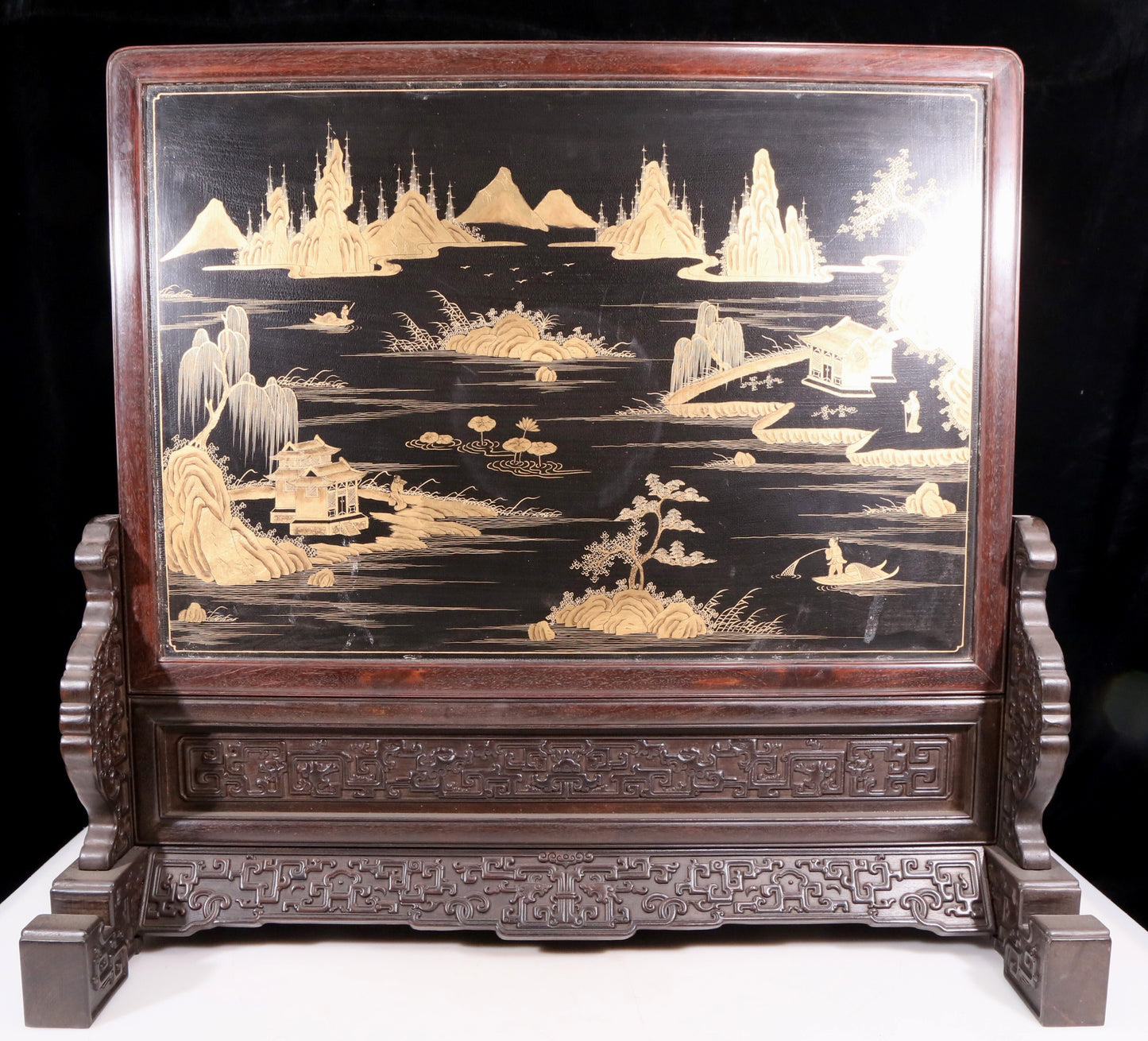 An exquisite zitanwood lacquered gold-embedded elephant pattern table screen