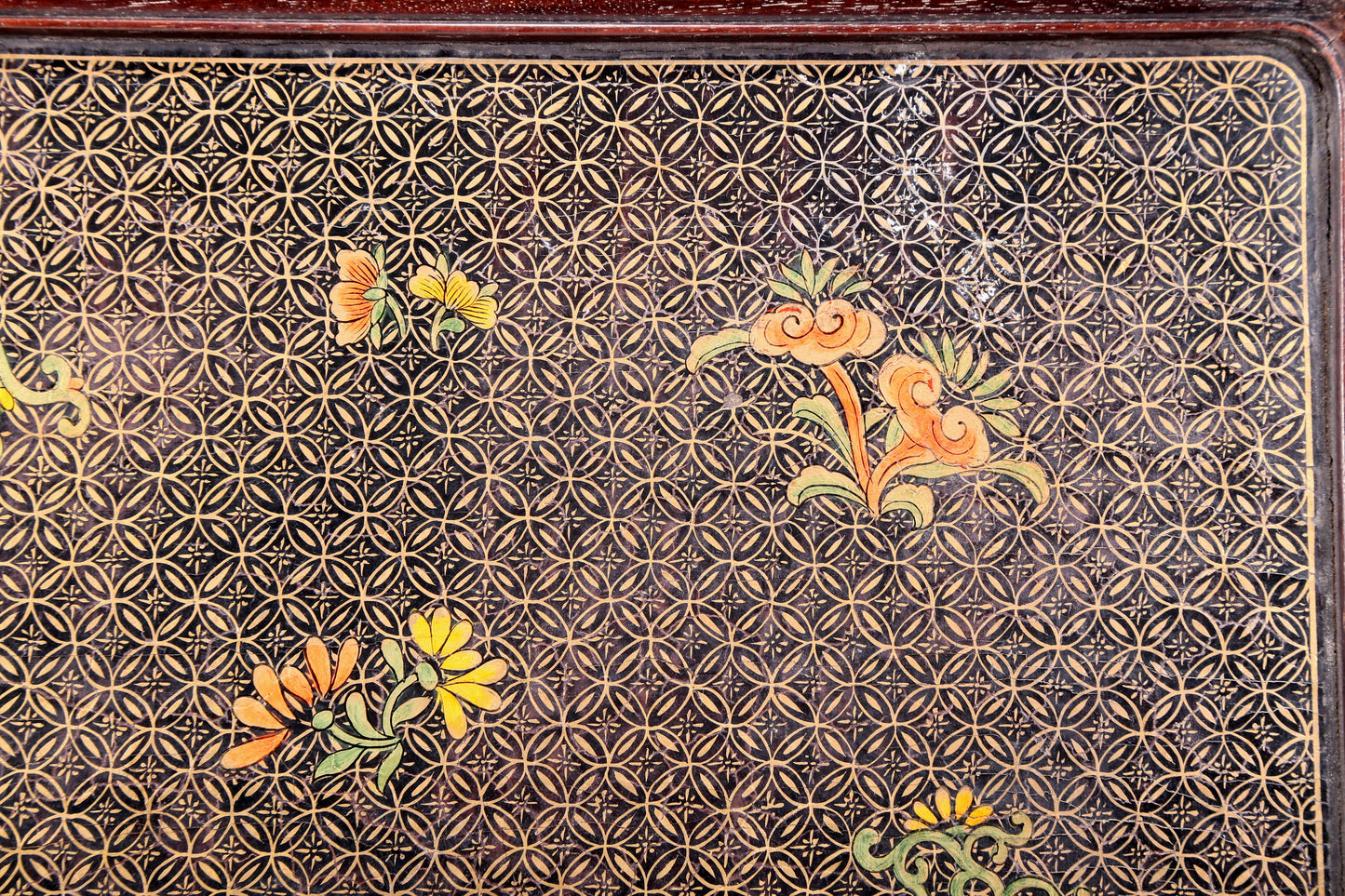 An exquisite zitanwood lacquered, gold-embedded, flower-and-bird pattern table screen