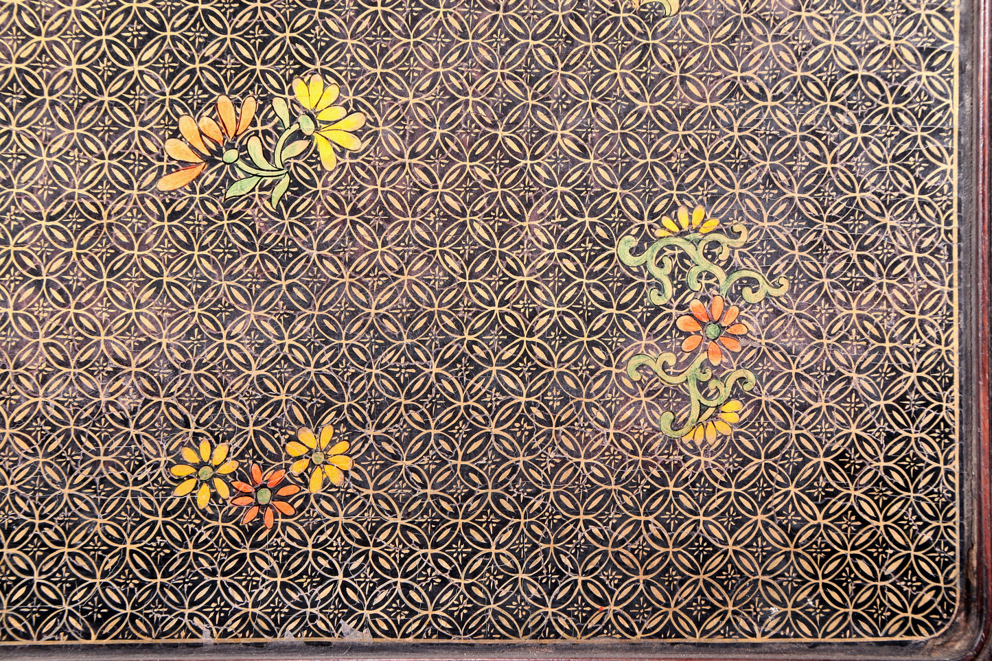 An exquisite zitanwood lacquered, gold-embedded, flower-and-bird pattern table screen