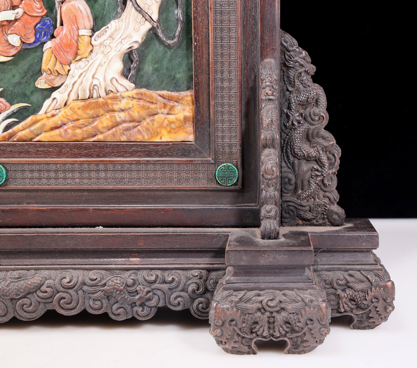 An exquisite zitanwood inlaid with jasper, gold inlaid with gems, landscape and figures pattern table screen