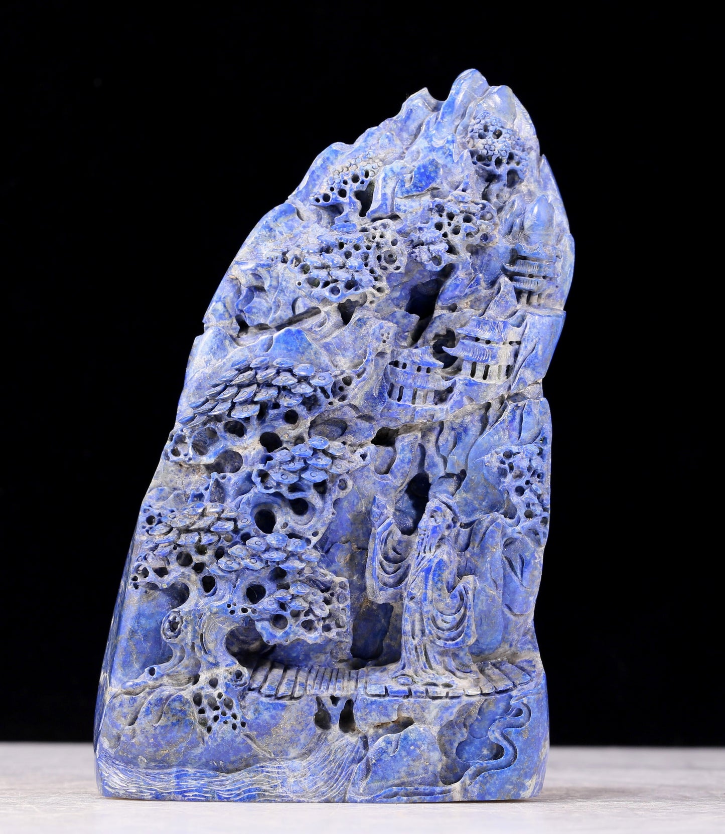 An exquisite lapis lazuli landscape figure ornament