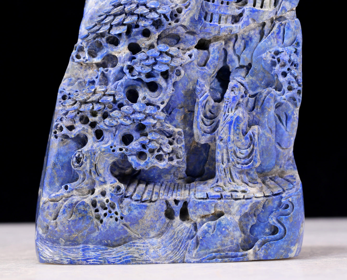 An exquisite lapis lazuli landscape figure ornament