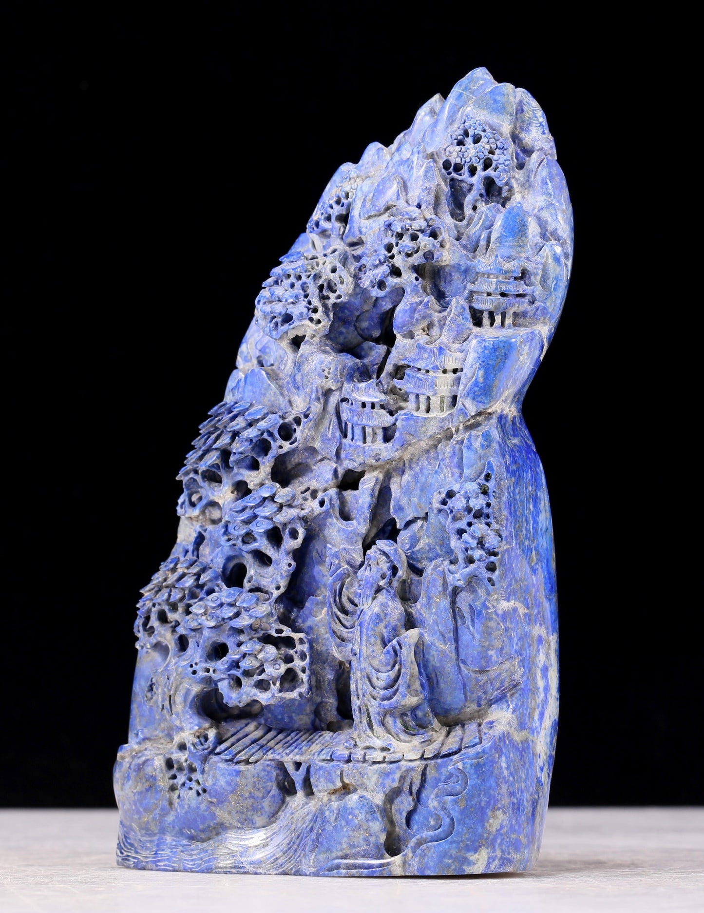 An exquisite lapis lazuli landscape figure ornament