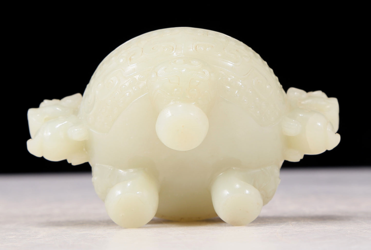 An exquisite white jade tripod censer with dragon pattern and lid