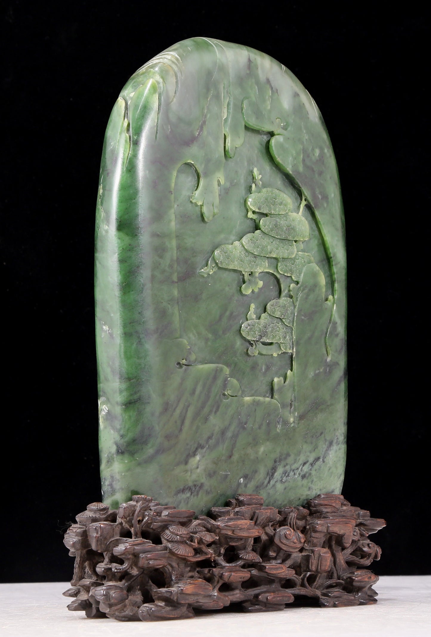 An exquisite jasper landscape figure ornament