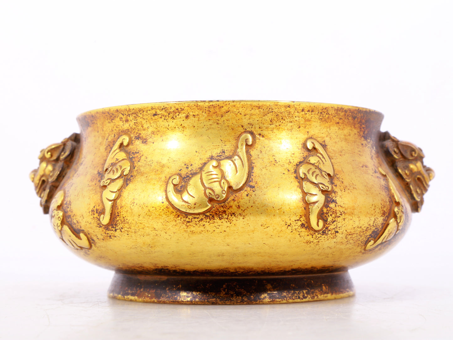 An exquisite gilt bronze bat-patterned lion-ear censer