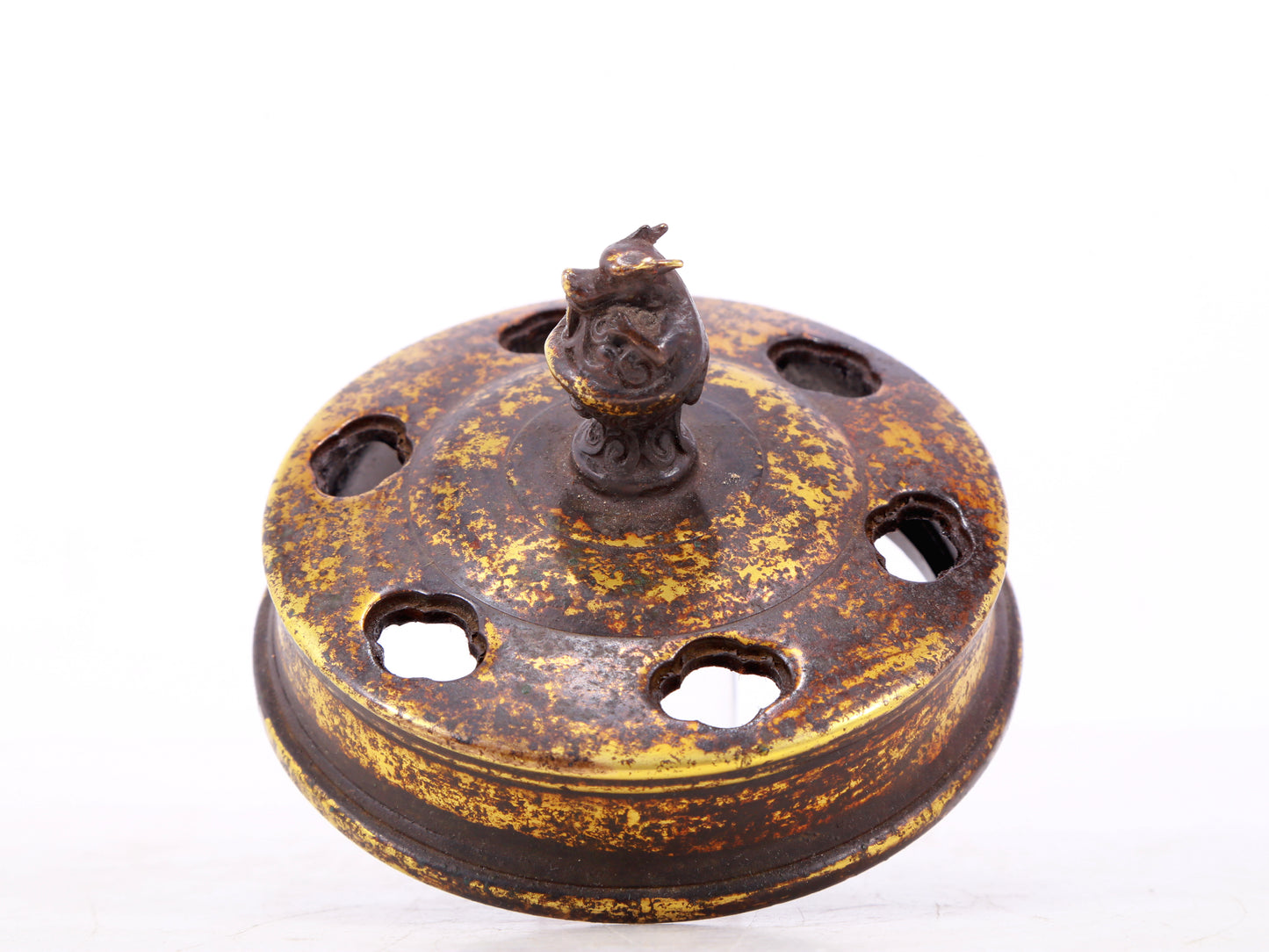 An exquisite gilt bronze dragon-patterned double-eared and tripod censer with lid