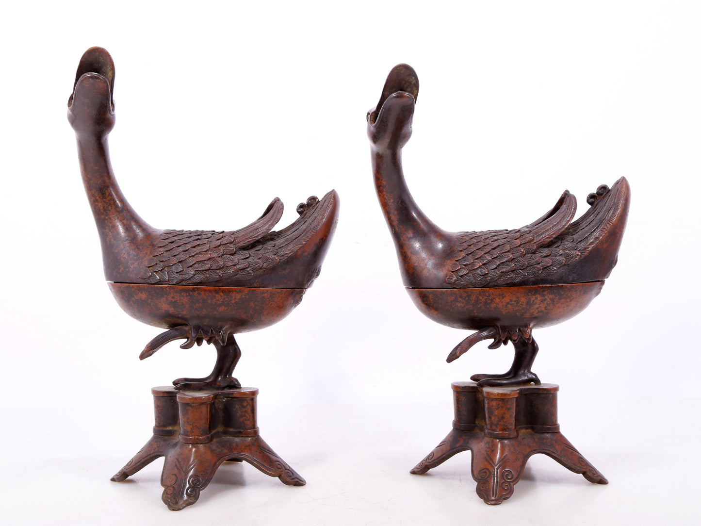 A pair of exquisite bronze duck-shaped boxes