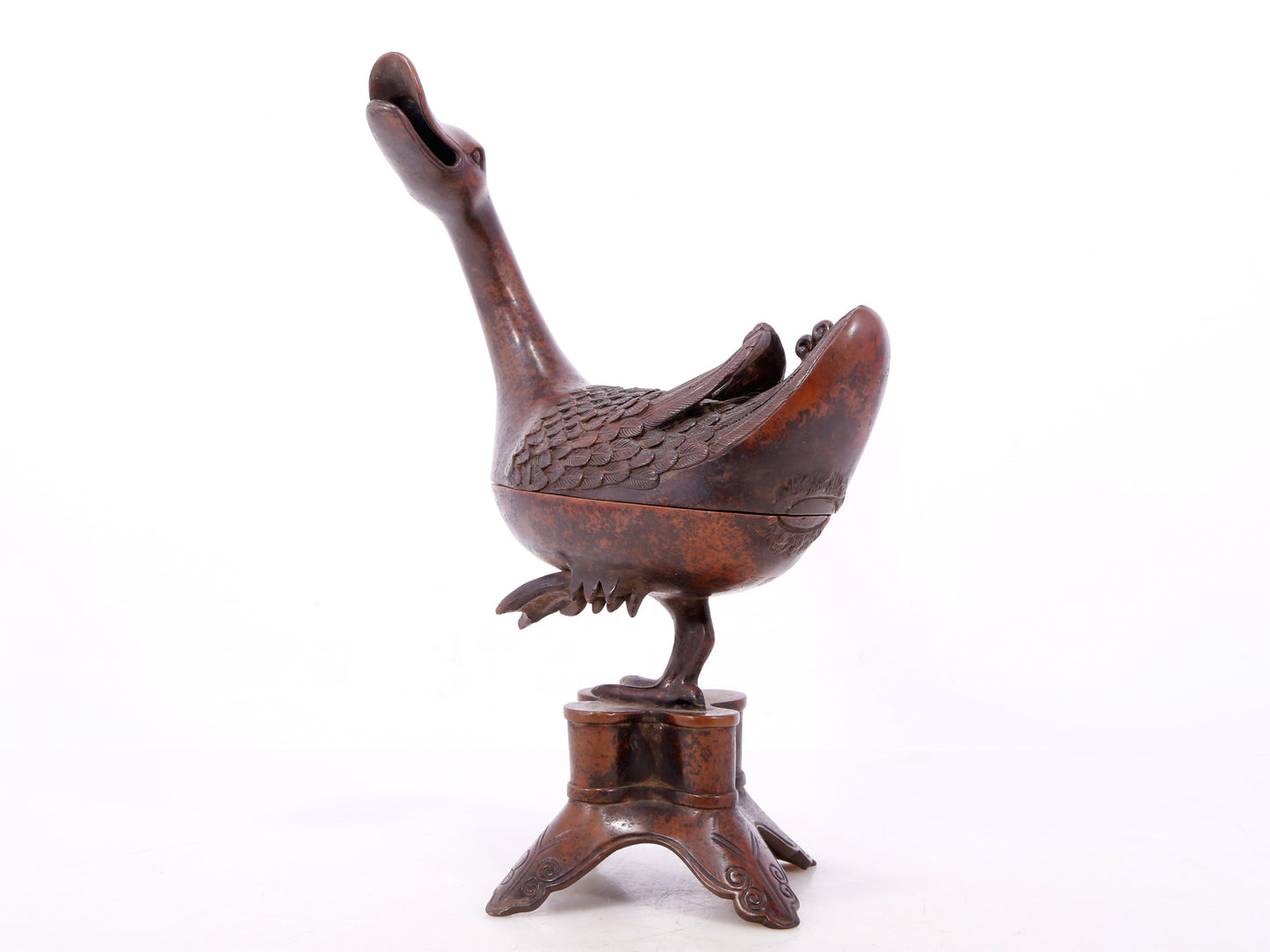 A pair of exquisite bronze duck-shaped boxes