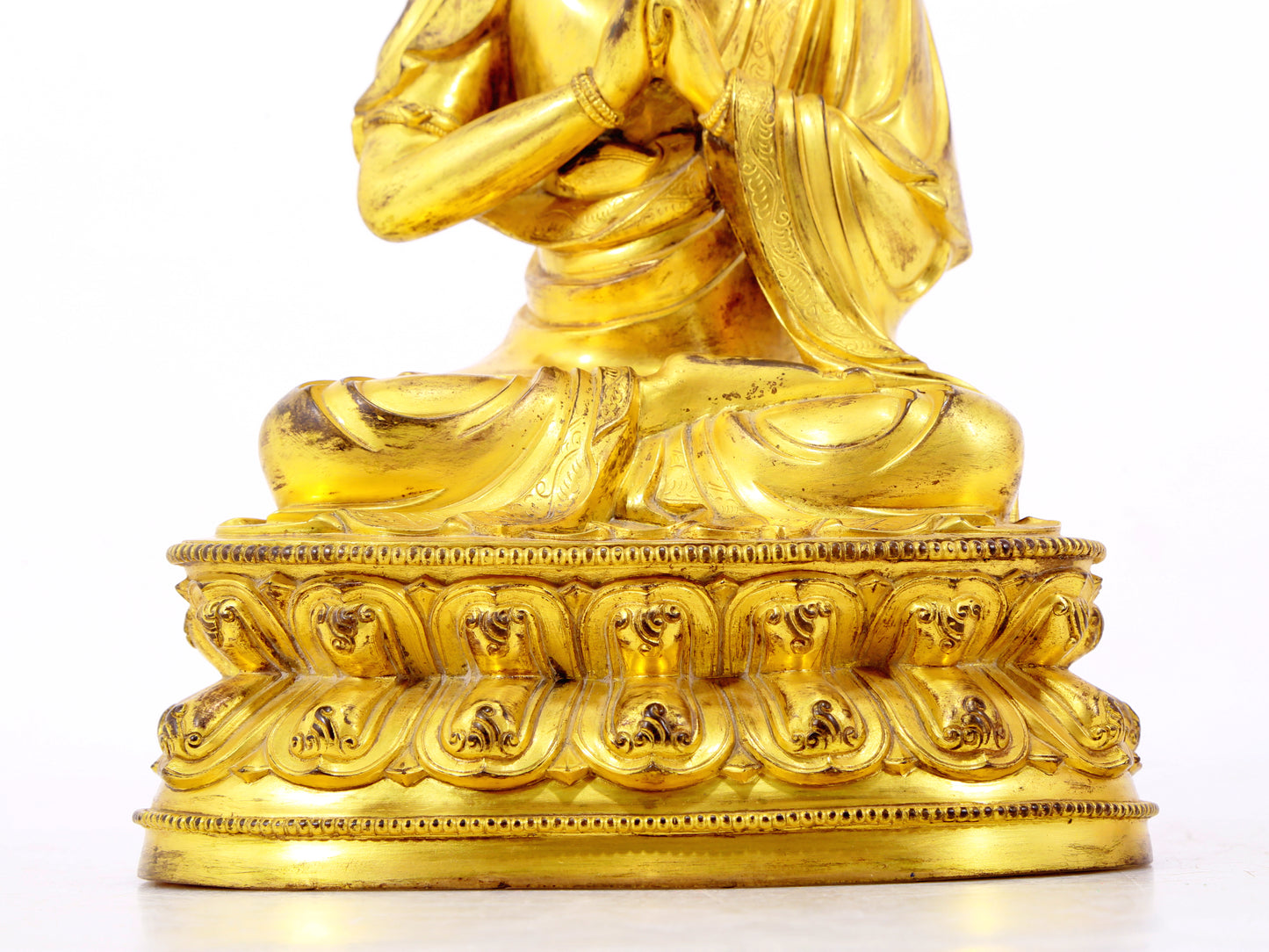 A solemn gilt bronze statue of Bodhisattva