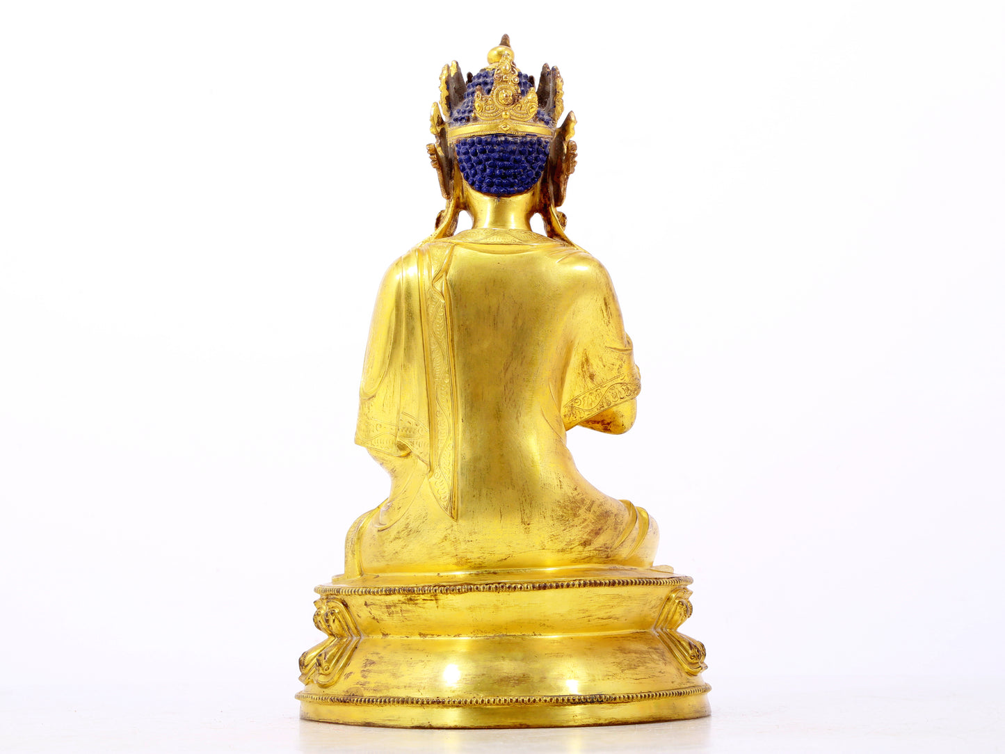 A solemn gilt bronze statue of Bodhisattva