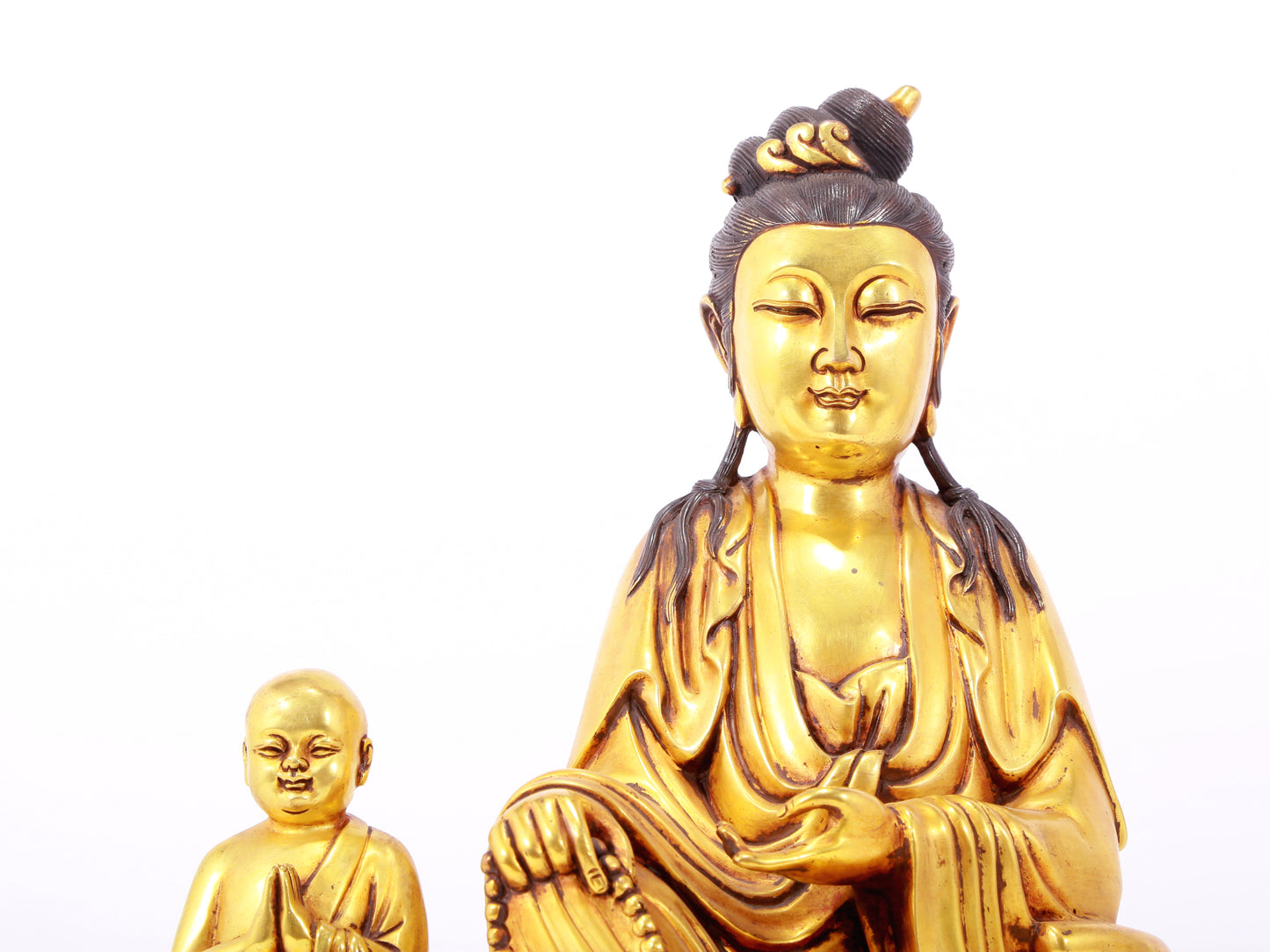 A majestic gilt bronze statue of Guanyin