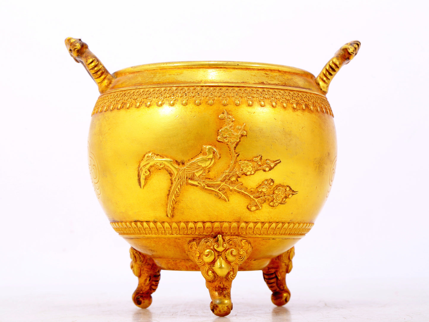 An exquisite gilt bronze elephant-patterned two-eared and tripod censer with lid