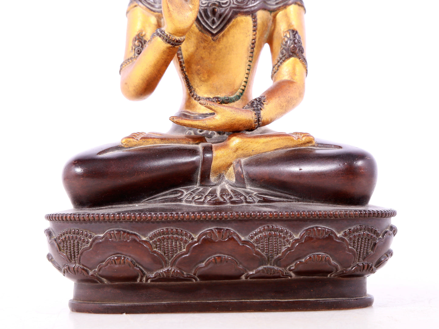 A solemn gilt bronze statue of Bodhisattva