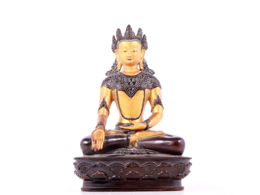 A solemn gilt bronze statue of Bodhisattva