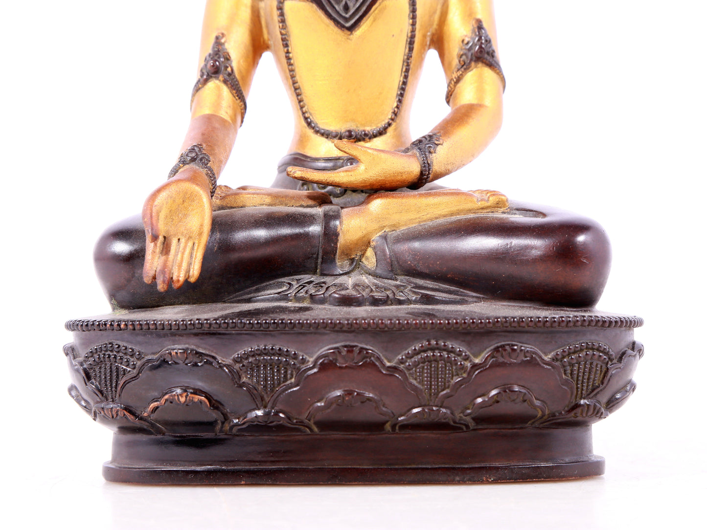 A solemn gilt bronze statue of Bodhisattva