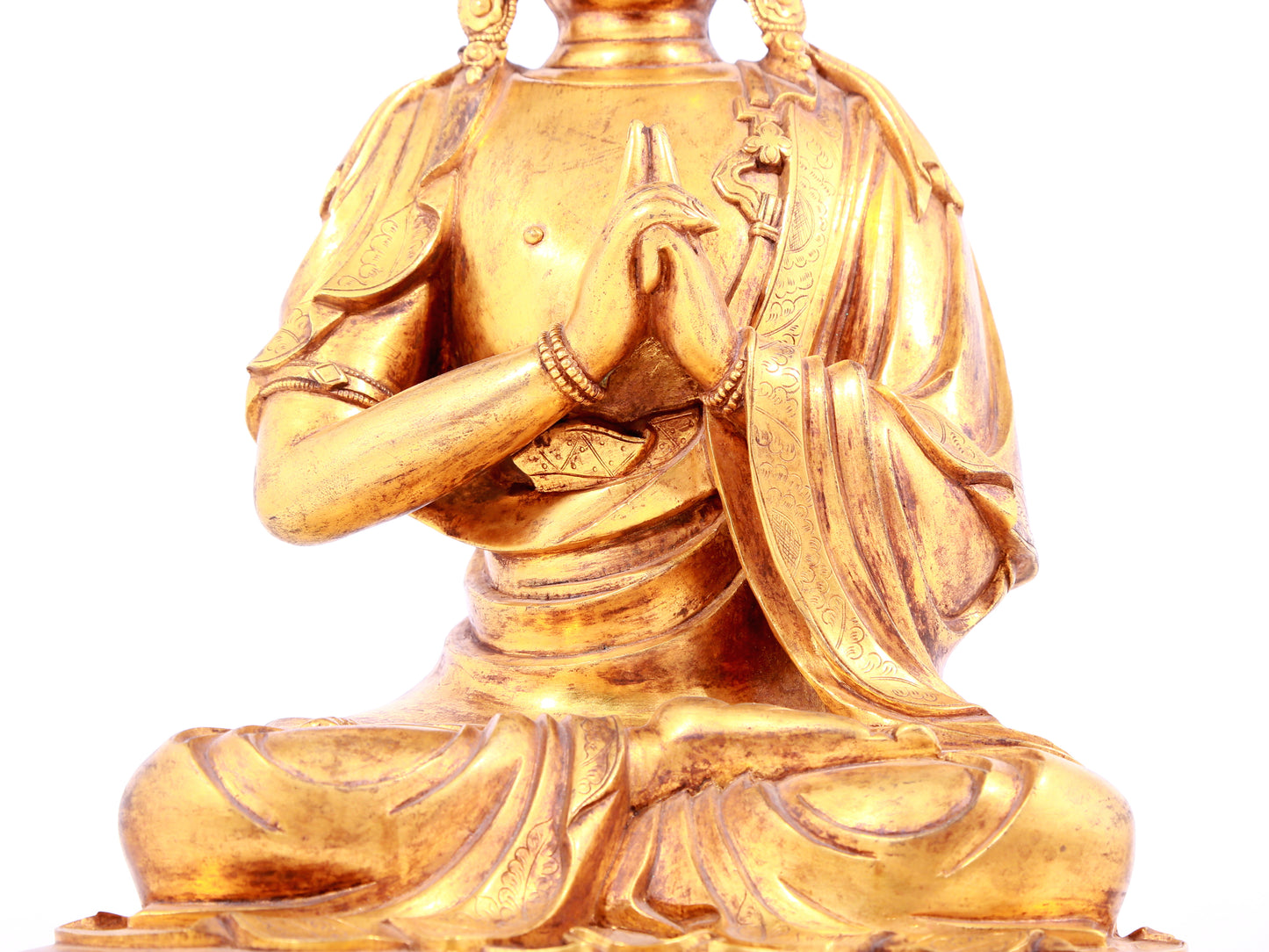 A solemn gilt bronze statue of Bodhisattva