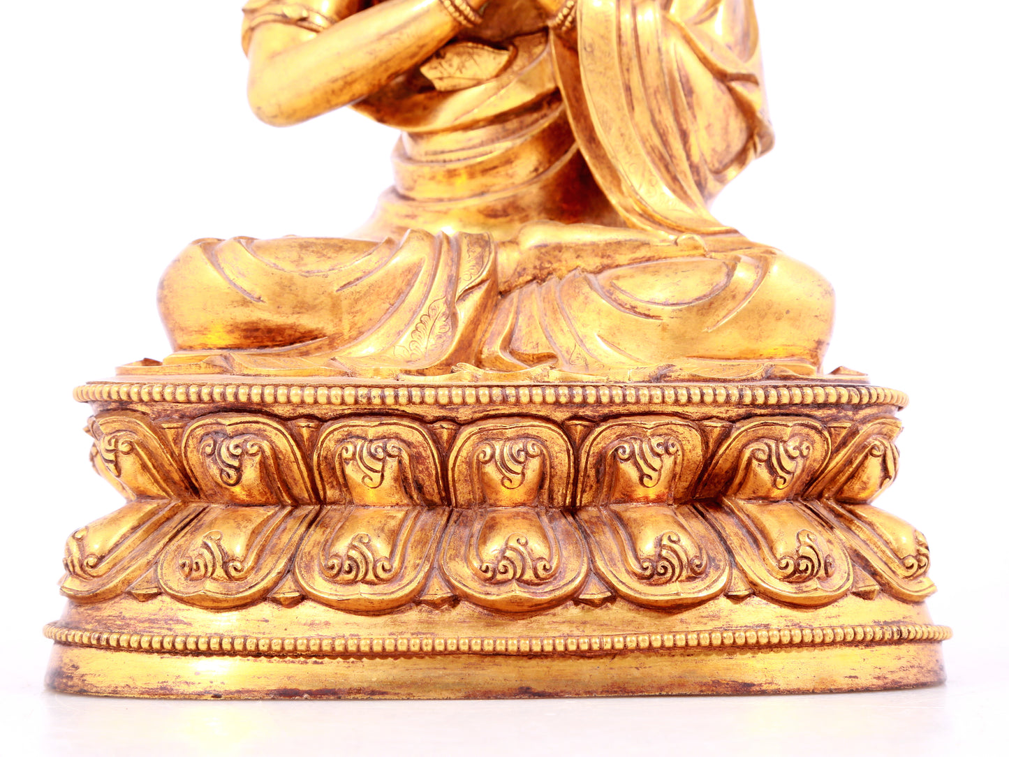 A solemn gilt bronze statue of Bodhisattva